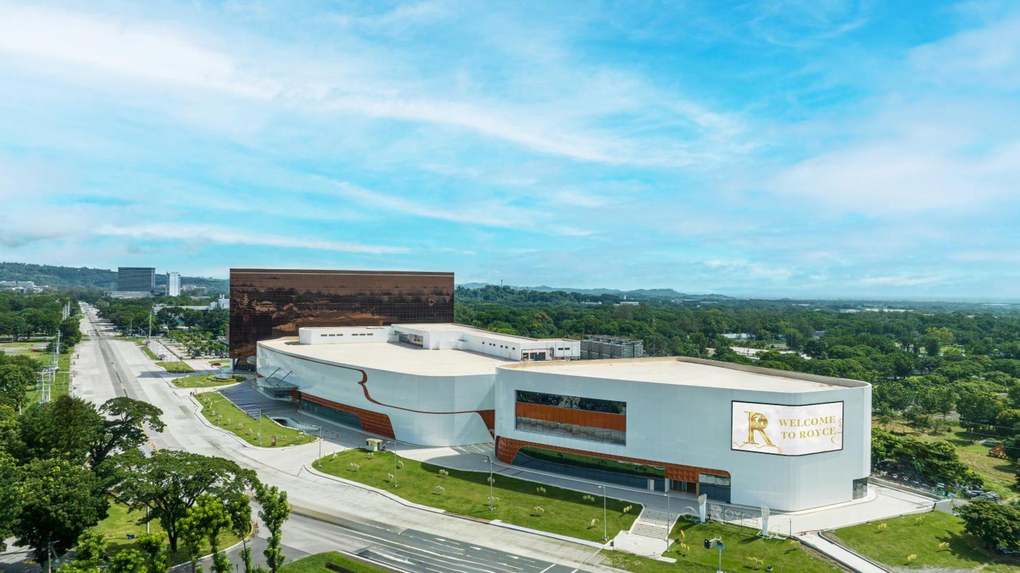 Royce Hotel & Casino Clark Field Bagian luar foto