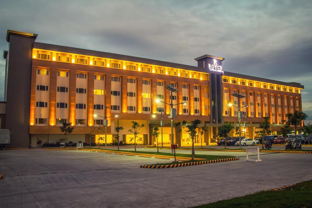 Royce Hotel & Casino Clark Field Bagian luar foto