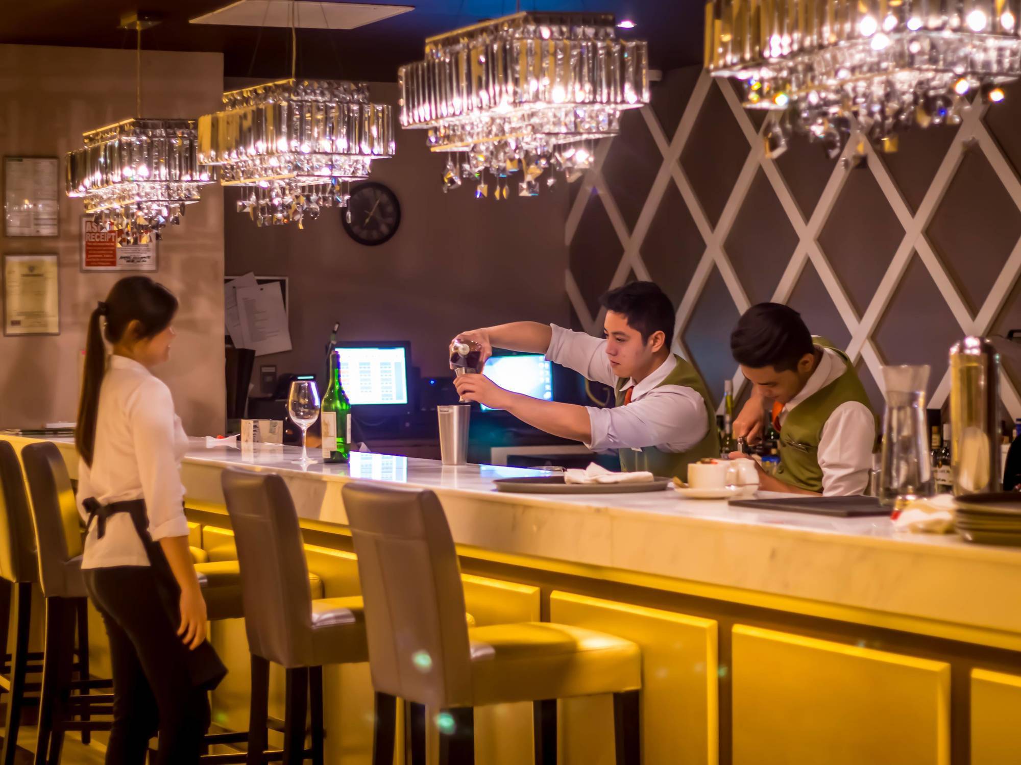 Royce Hotel & Casino Clark Field Bagian luar foto